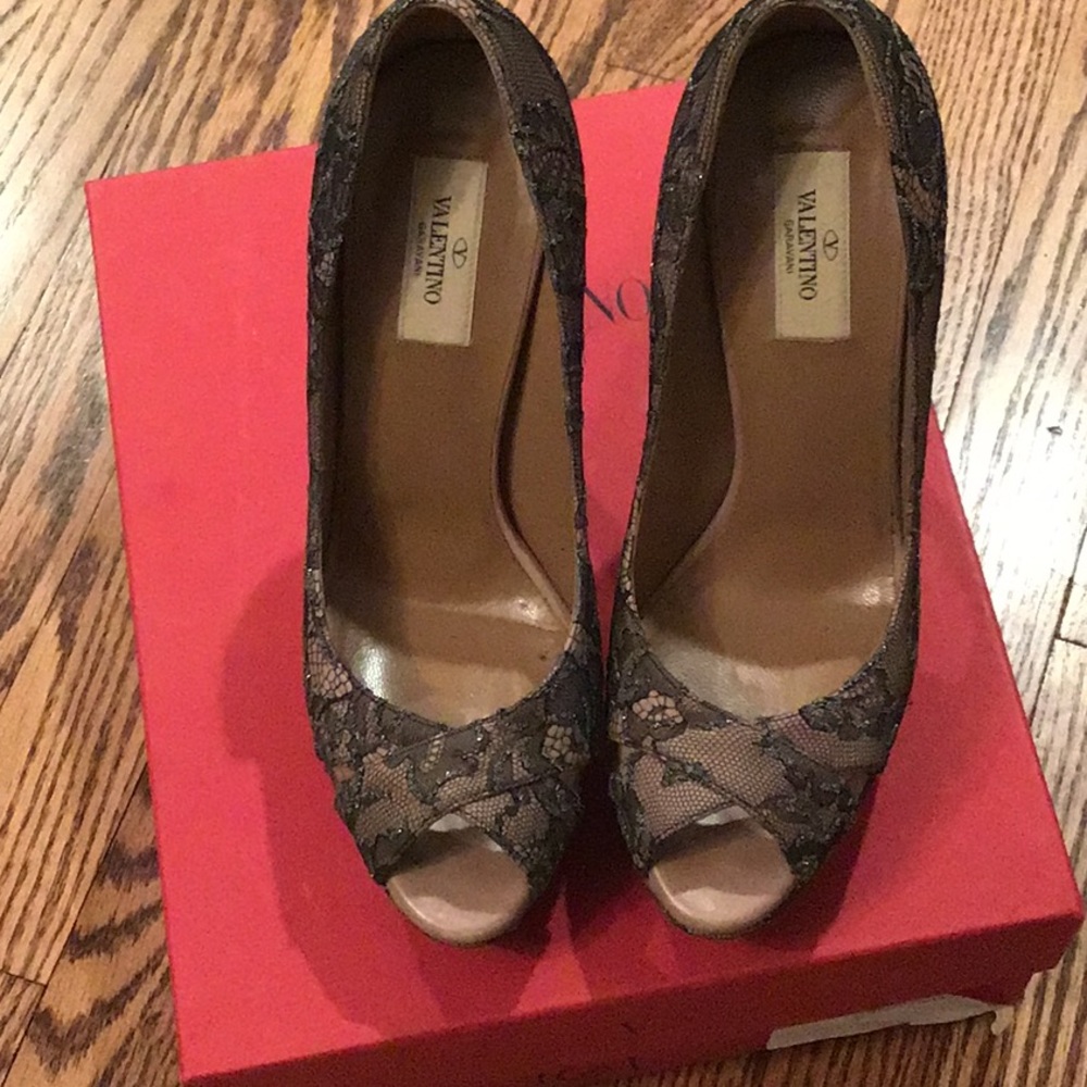 Valentino Lace Pumps size 40